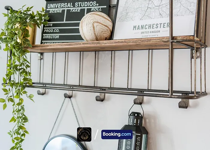 3-bed House L Free Parking L Wifi L Your Away From Hosted By The Cosy Corner Nationwide Apartman