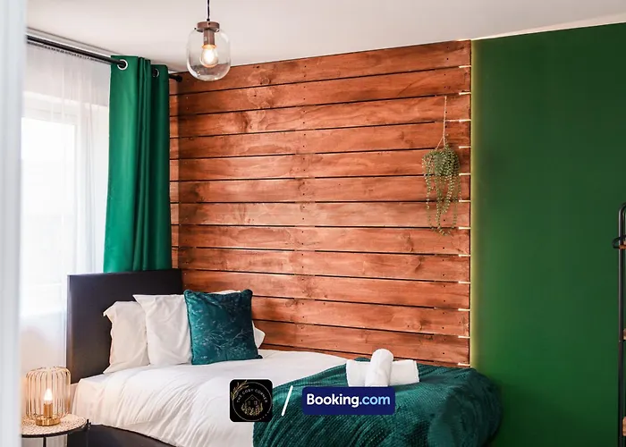 Apartman 3-bed House L Free Parking L Wifi L Your Away From Hosted By The Cosy Corner Nationwide Manchester