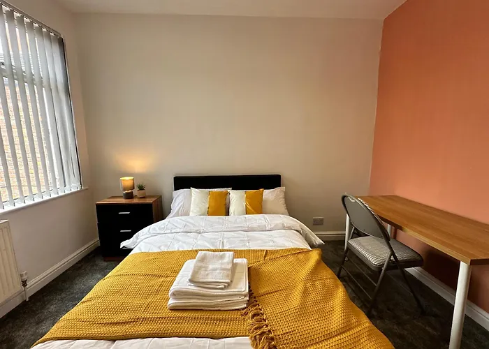 Daisybank Co-living - Private Self-cater בית נופש מנצ'סטר