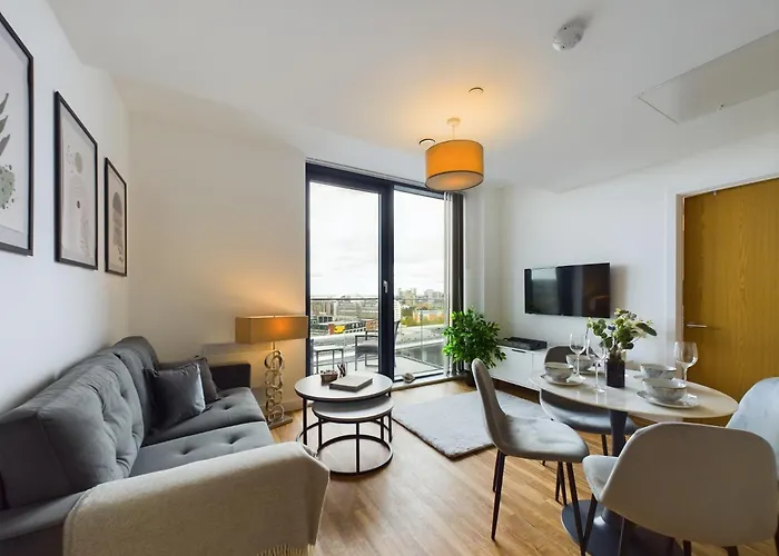 New! 2 Bedroom Flat In Waters By With Us, Perfect For Families, Couples & Groups, Free Private Parking!