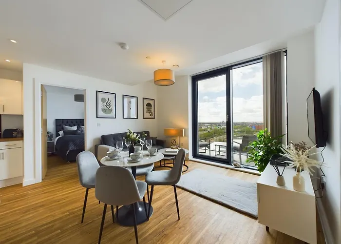 New! 2 Bedroom Flat In Waters By With Us, Perfect For Families, Couples & Groups, Free Private Parking! Apartament Manchester