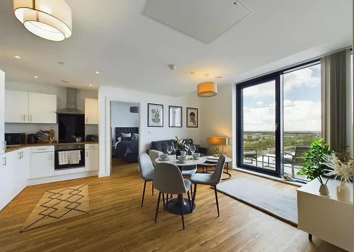 New! 2 Bedroom Flat In Waters By With Us, Perfect For Families, Couples & Groups, Free Private Parking! Apartament Manchester