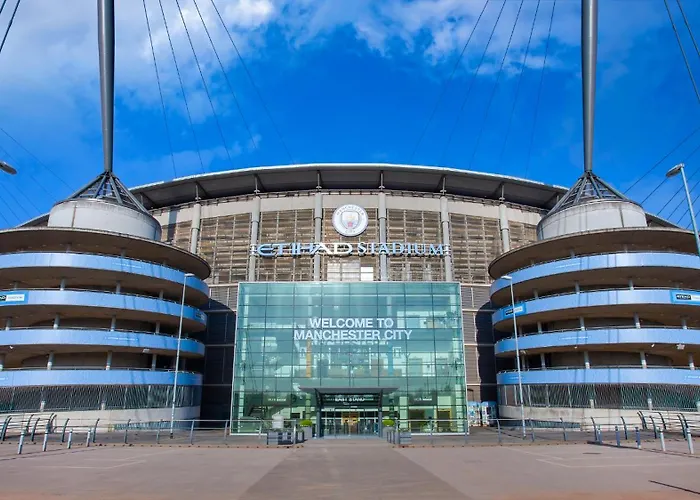 Entire Modern & Spacious 3bdr In Right Next To Coop Live & Ethiad