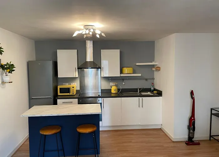 Modern 2-bed, City Apartament