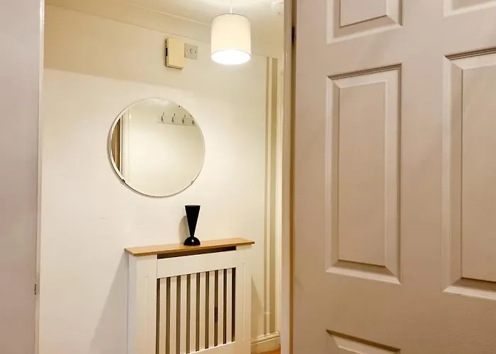 Simple House W- Free Parking By Airport - Free Drop-off Сasa de vacaciones *