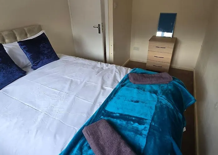 Eastpark 5 Bdrms Walk To O2 Apollo And 펜션 맨체스터