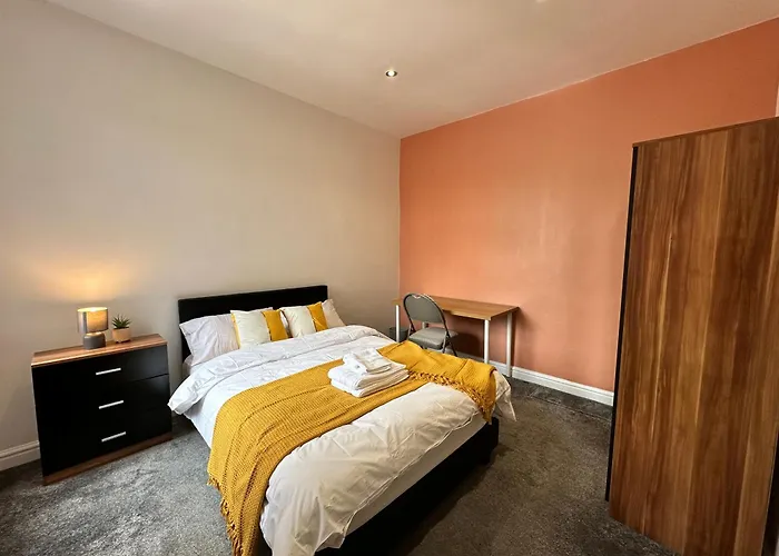 בית נופש Daisybank Co-living - Private Self-cater מנצ'סטר