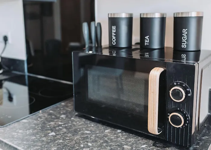 Ideal Near Old Trafford *