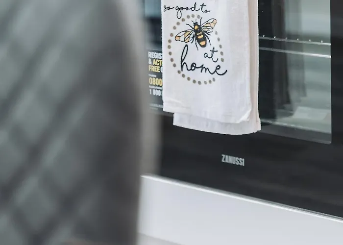 Ideal Near Old Trafford شقة