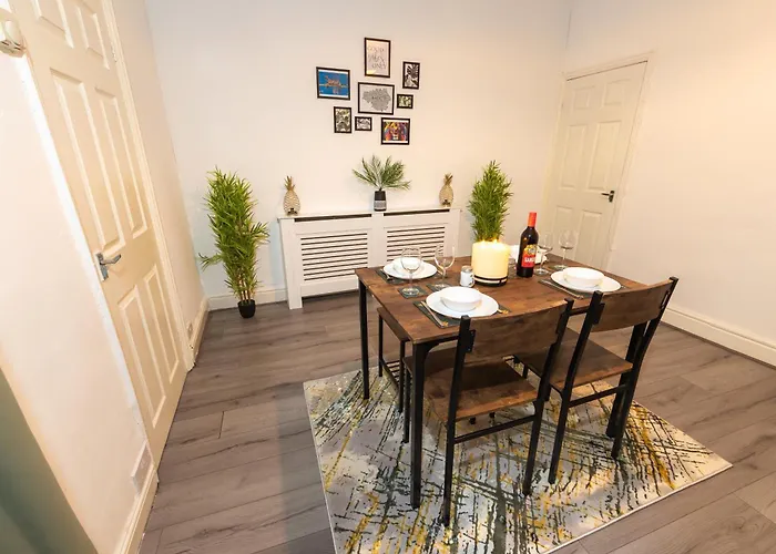 度假居 The Upside Down House Near Coop Live Arena , Etihad And Mcr Centre 曼彻斯特