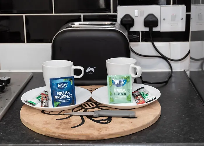 The Upside Down House Near Coop Live Arena , Etihad And Mcr Centre *