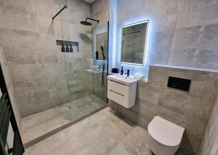 بيت للعطل Free Parking Centre Flat By Superhost *