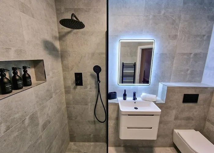 Free Parking Centre Flat By Superhost مانشستر