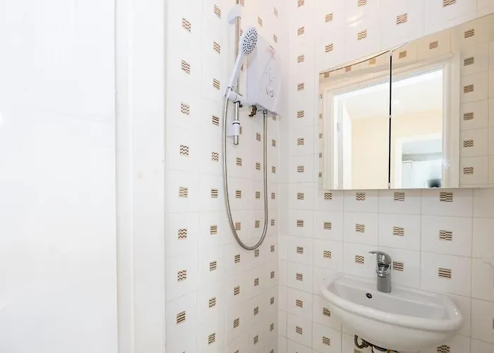 Cosy Retreats Central, Netflix, Free Parking Apartment *