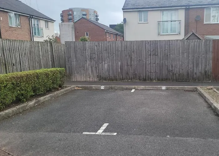 Bluesea Near Etihad 맨체스터