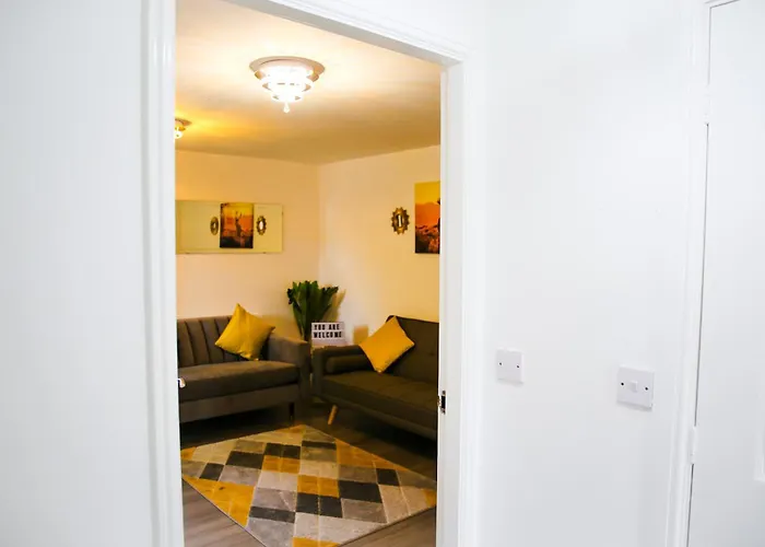 The Wynne House - 3 Bedroom Luxury House With 5 Beds & Free Parking Near Centre, And A Walking Distance To The Etihad Stadium & Coop Live Arena Prázdninový dům *