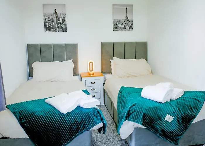 Prázdninový dům The Wynne House - 3 Bedroom Luxury House With 5 Beds & Free Parking Near Centre, And A Walking Distance To The Etihad Stadium & Coop Live Arena *