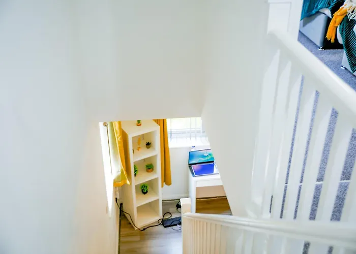 Prázdninový dům The Wynne House - 3 Bedroom Luxury House With 5 Beds & Free Parking Near Centre, And A Walking Distance To The Etihad Stadium & Coop Live Arena