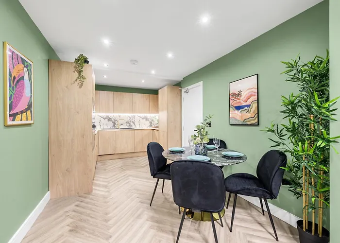 Amazonian Luxury Family Mcr Centre Etihad Free Parking 펜션 *