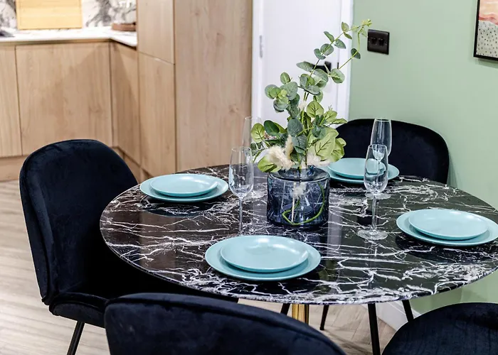 Amazonian Luxury Family Mcr Centre Etihad Free Parking 펜션 *