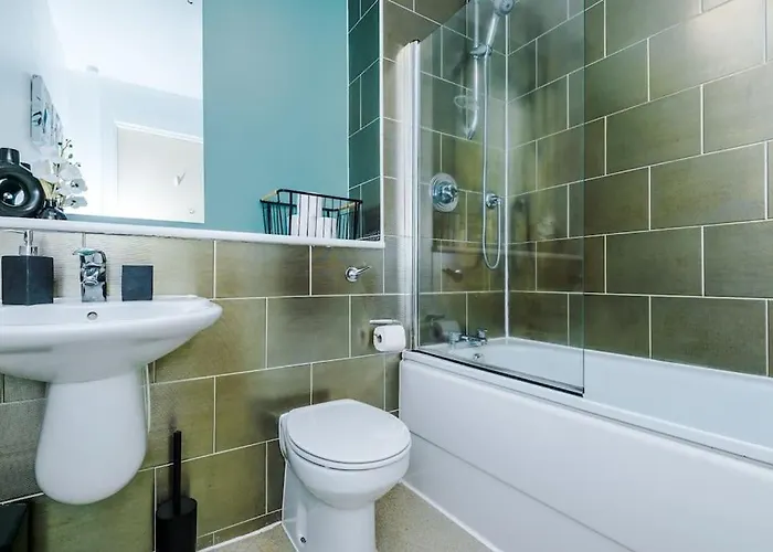 Modern 2br Near Centre - Free Parking Garage