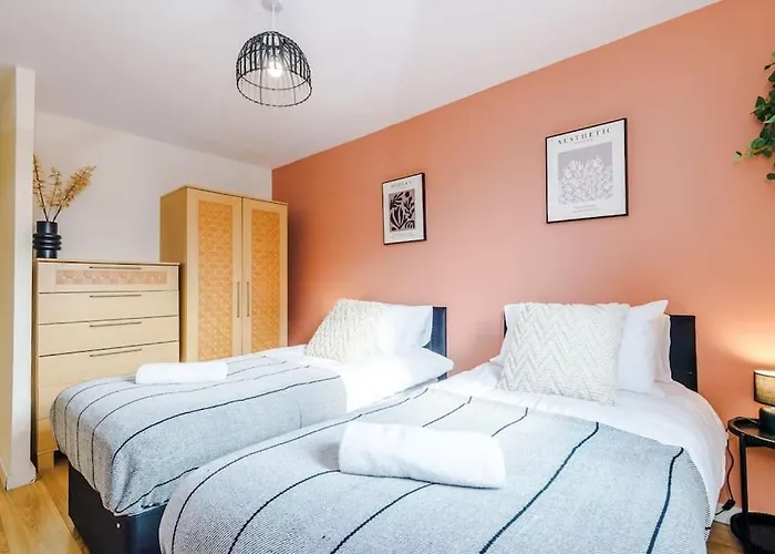 Modern 2br Near Centre - Free Parking Garage Manchester