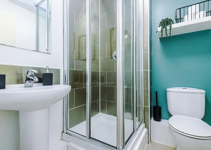 Modern 2br Near Centre - Free Parking Garage