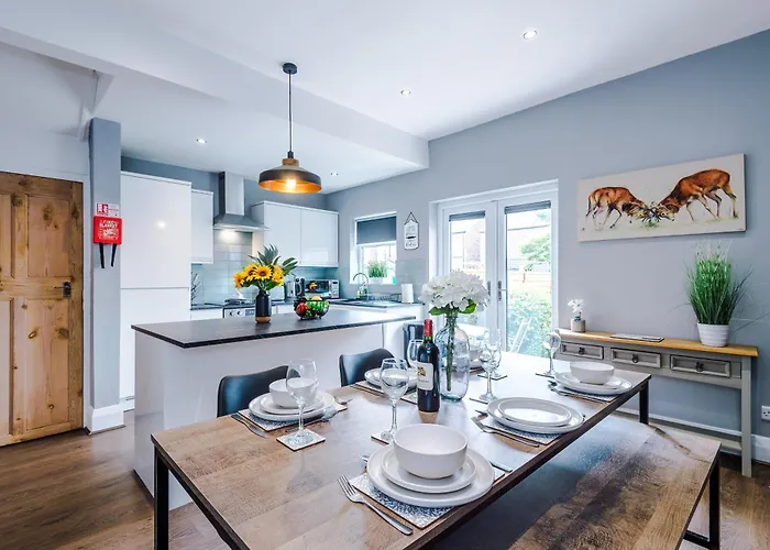 New! 3-bed Spacious In By 53 Degrees Property, Ideal For Groups, Free Parking! * 맨체스터