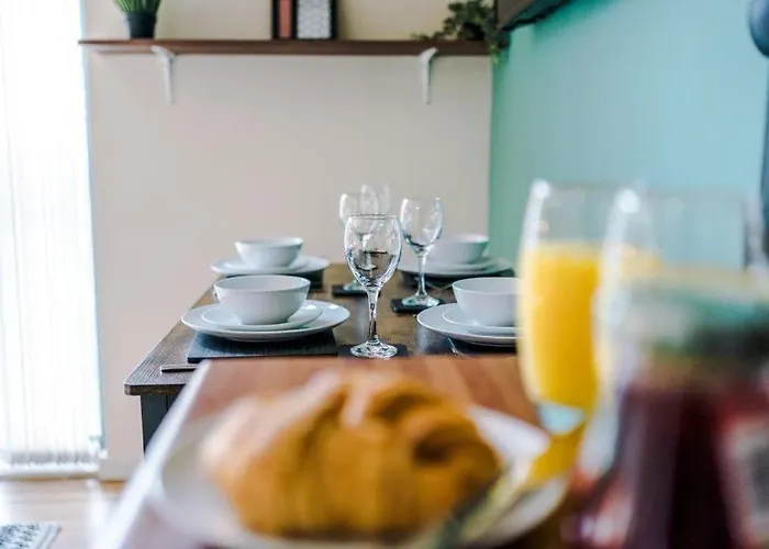 Apartament Modern 2br Near Centre - Free Parking Garage *