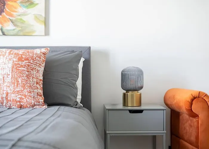 Modern Central Old Trafford 맨체스터