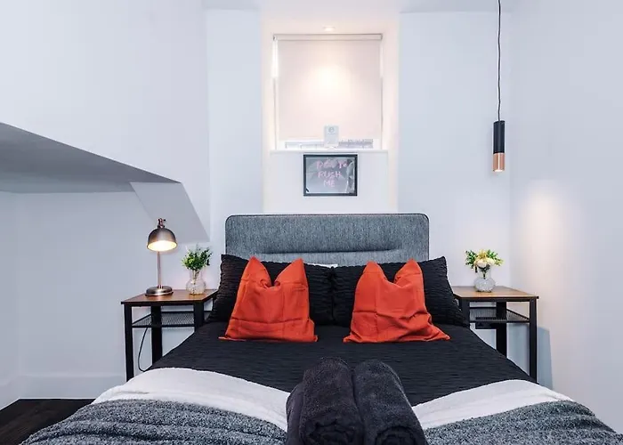 Incredible 3bed Townhouse, Rooftop Patio, Sleeps 6 * Manchester