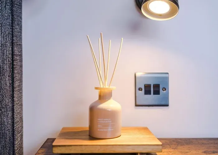 Incredible 3bed Townhouse, Rooftop Patio, Sleeps 6