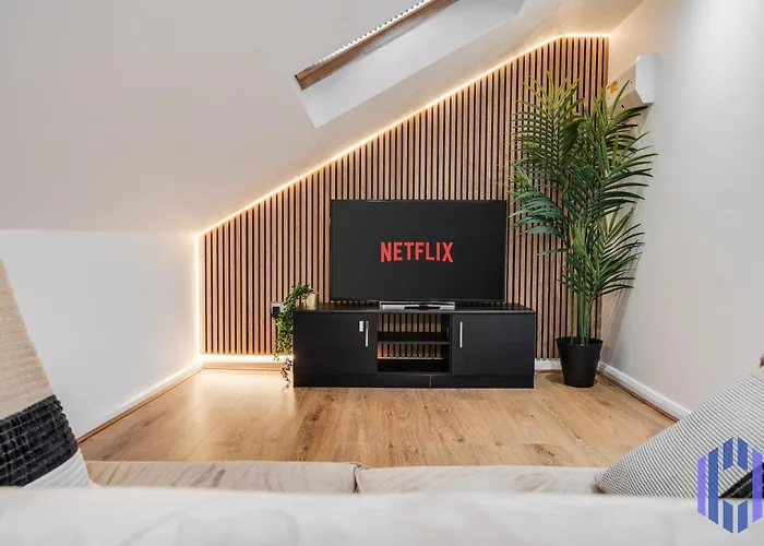 Scandi Loft Style - Sleeps 6 - Near Airport Lejlighed Manchester