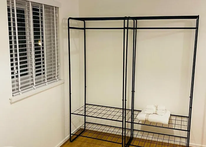 Live Coop Apartment-entire House With Free Parking And Garden- Etihad Stadium *