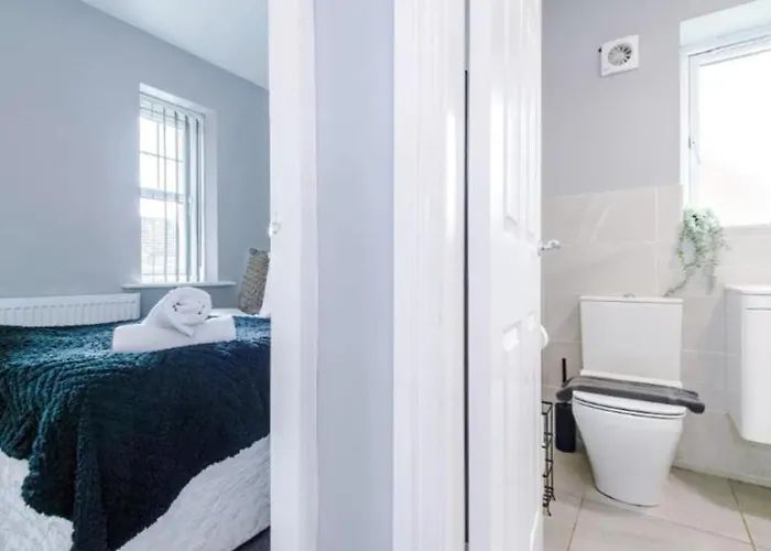 度假居 Lux 3 Bed 10 Mins From Centre - Parking & Netflix