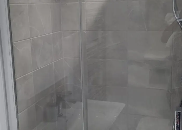 Lush King Ensuite In A Shared مانشستر