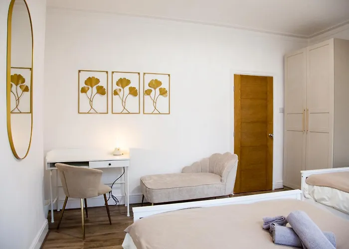 Entire Luxury In Old Trafford, Next To Mufc * Manchester