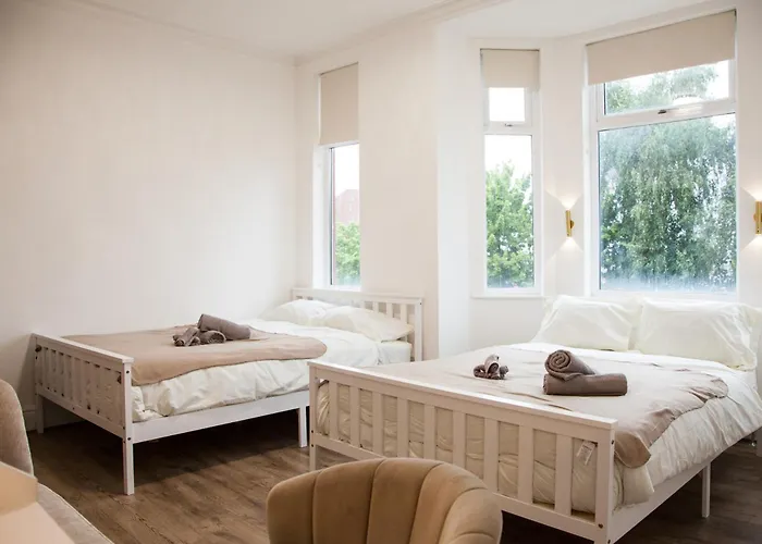 Entire Luxury In Old Trafford, Next To Mufc Manchester