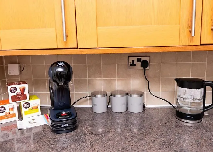 3 Bedroom House With En-suite Free Wifi And Parking בית נופש