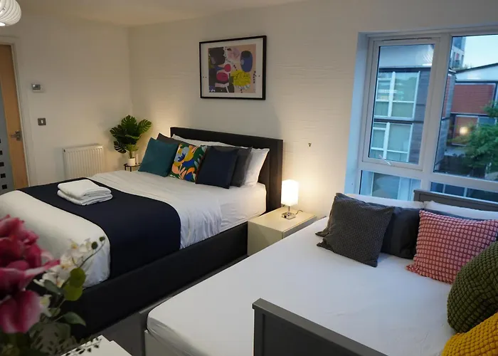 Luxury - Pick A - Free Parking & Kitchen Access, Near Etihad Stadium, The Coop Live & Piccadilly Station, * 맨체스터