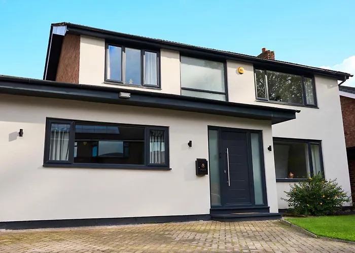 Chic Family With Garden Fire Pit & Event Space, Hot Tub 度假居