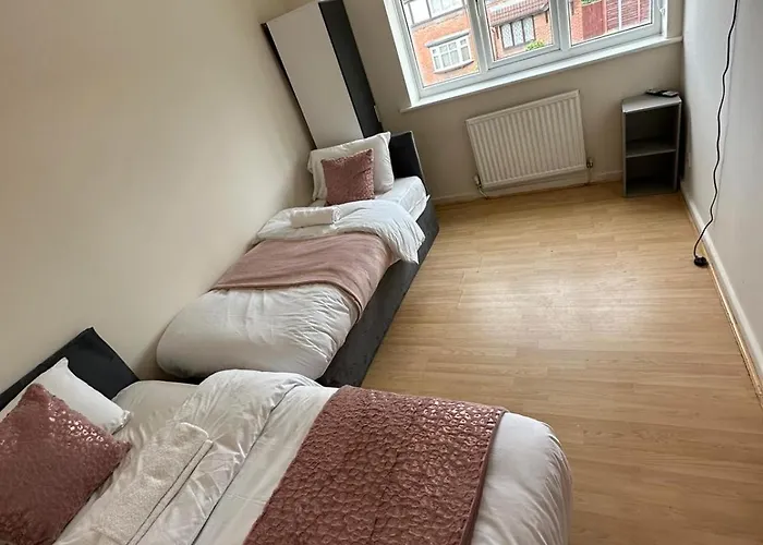 3 Bedroom Close To Stadium And Coop Live *