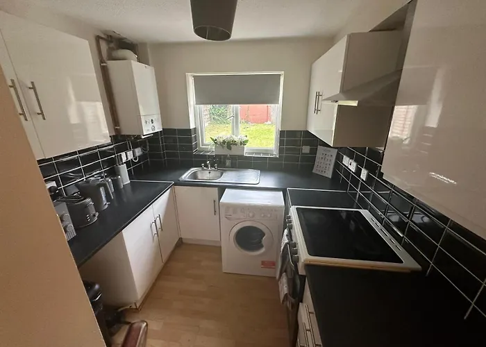 3 Bedroom Close To Stadium And Coop Live Appartamento *