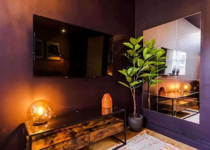 Industrial Design 4 Bed House 맨체스터