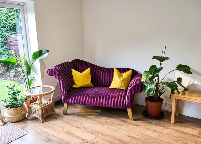 度假居 Chic Family With Garden Fire Pit & Event Space, Hot Tub *