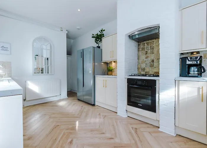 R&r At A Character Victorian *