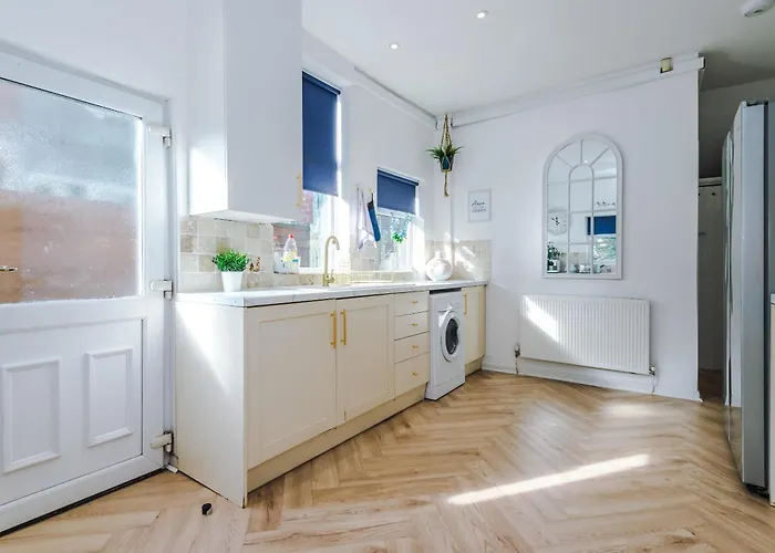 R&r At A Character Victorian