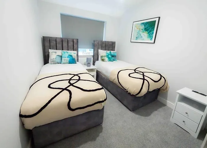 Beautiful, Peaceful, 5 Bedroom With Hot Tub! * מנצ'סטר