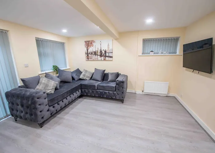 Beautiful, Peaceful, 5 Bedroom With Hot Tub! בית נופש מנצ'סטר