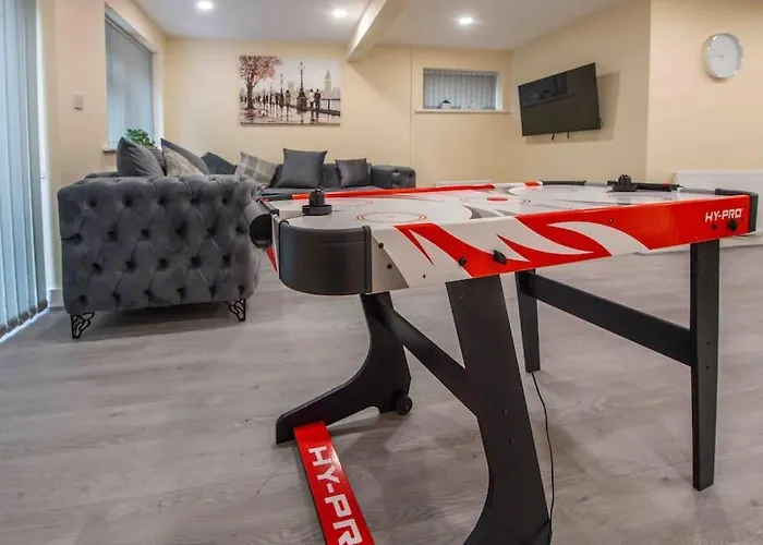 בית נופש Beautiful, Peaceful, 5 Bedroom With Hot Tub!